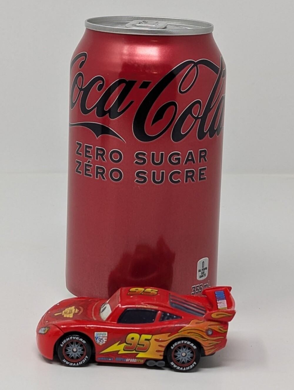 Disney Pixar Cars Movie Metal Lightening McQueen - Picture 5 of 5